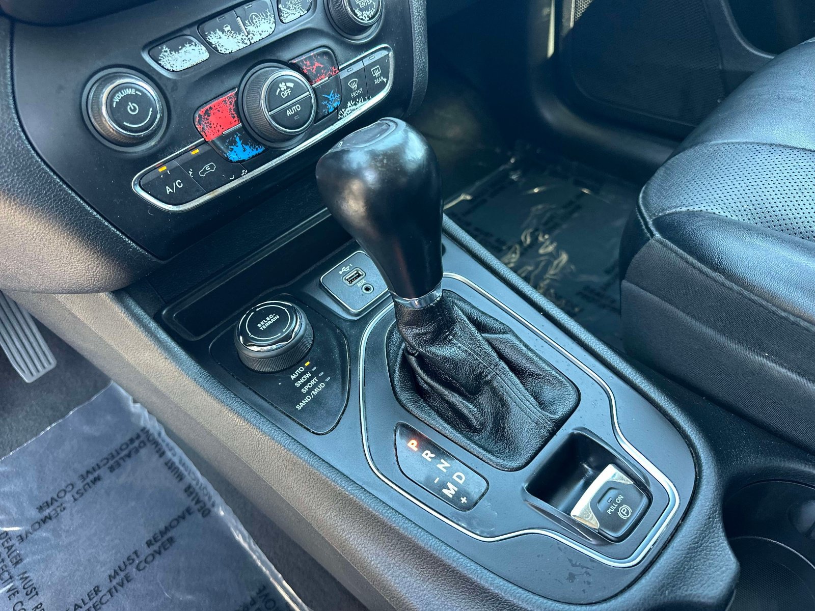 Used 2022 Jeep Cherokee Latitude Lux AWD/4WD image 12