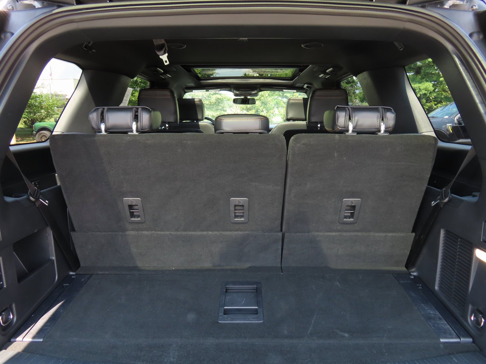 Used 2023 Ford Expedition Platinum image 43
