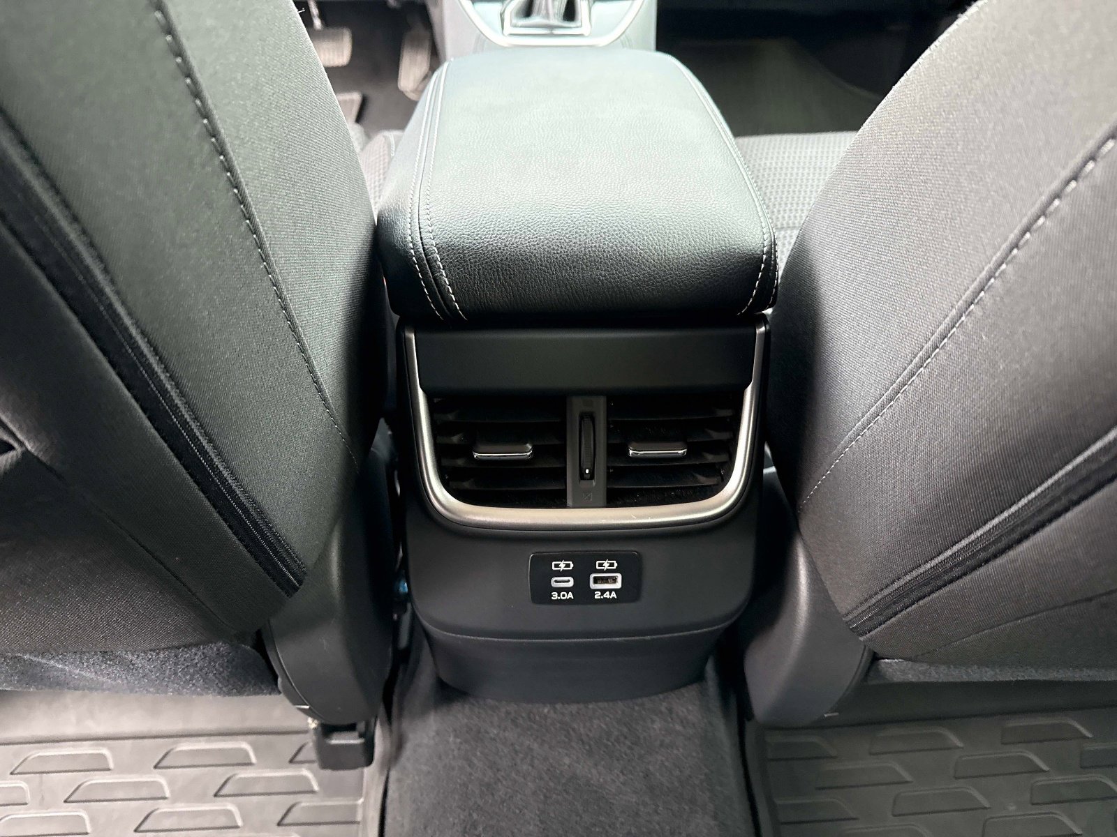 Used 2024 Subaru Outback Premium w/ Popular Package #1A image 16