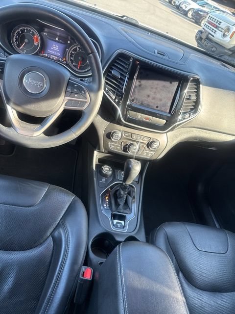 Used 2019 Jeep Cherokee Limited AWD/4WD image 32