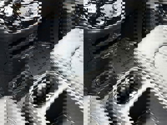 New 2026 Chrysler Pacifica Select AWD/4WD image 13