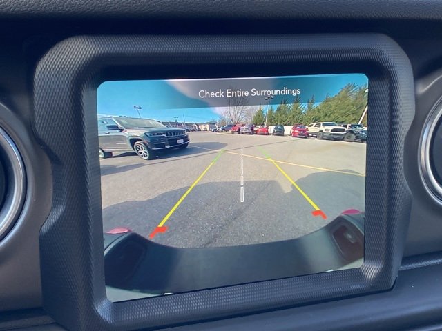 Used 2022 Jeep Gladiator Rubicon w/ Cold Weather Group image 16