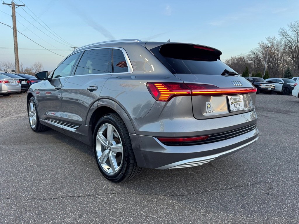 Used 2019 Audi e-tron Premium Plus image 7