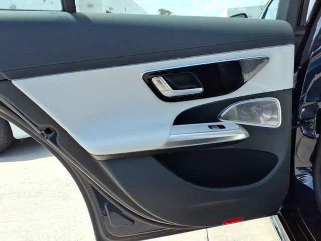 New 2026 Mercedes-Benz E 350 4MATIC Sedan image 17