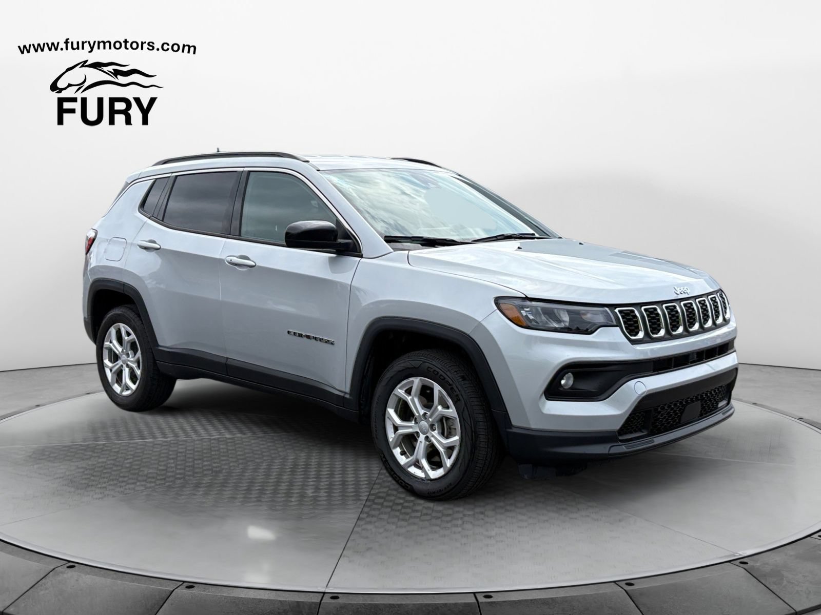 Used 2024 Jeep Compass Latitude AWD/4WD image 1