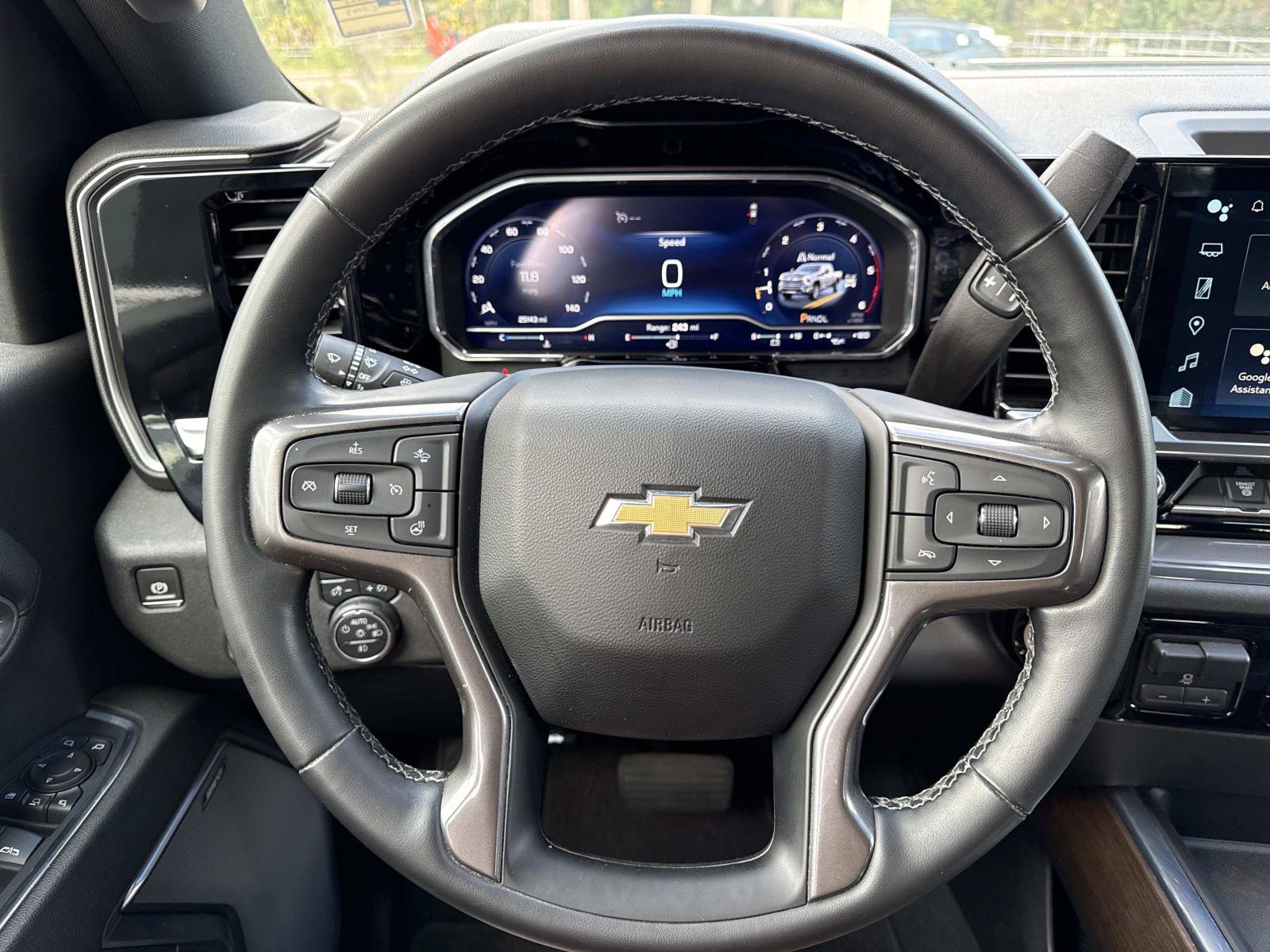 Used 2024 Chevrolet Silverado 2500 High Country image 14