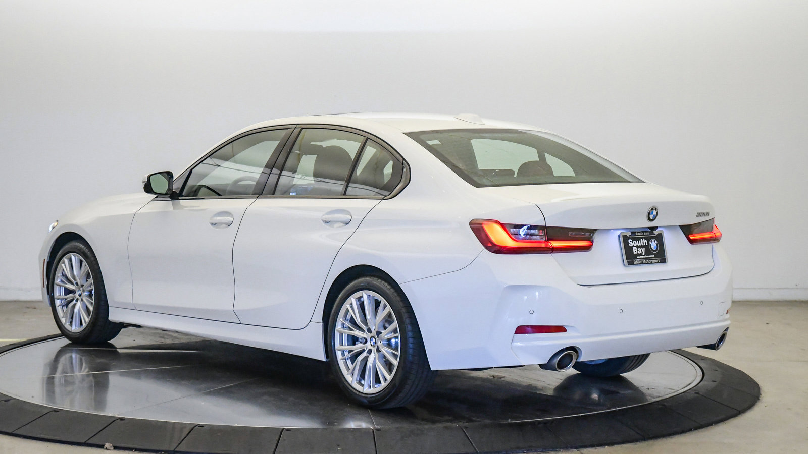 Certified 2023 BMW 330i Sedan w/ Premium Package RWD image 2