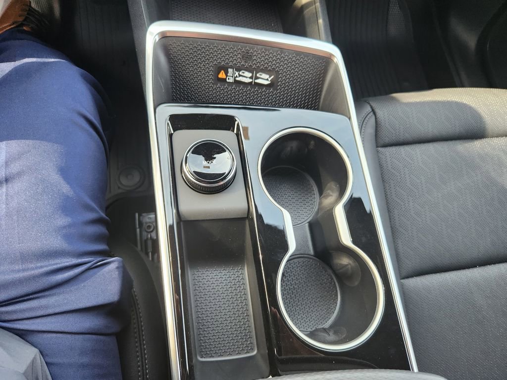 New 2026 Chevrolet Equinox LT w/ Convenience Package II FWD image 19