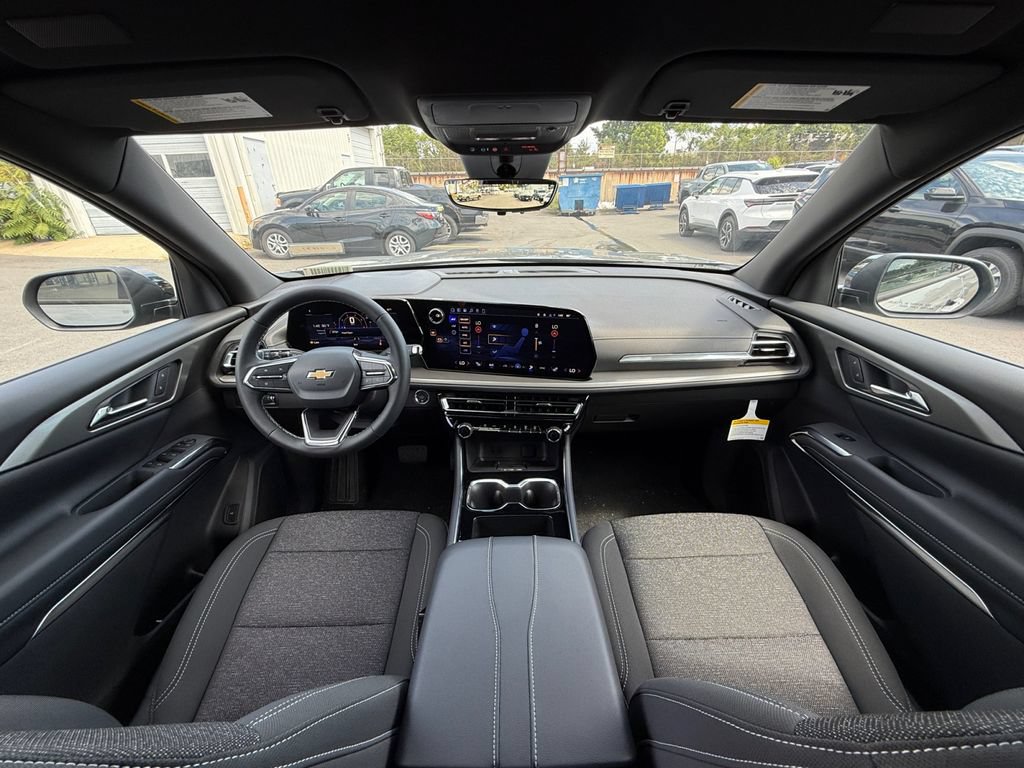 New 2027 Chevrolet Traverse LT w/ Driver Confidence Package FWD image 25