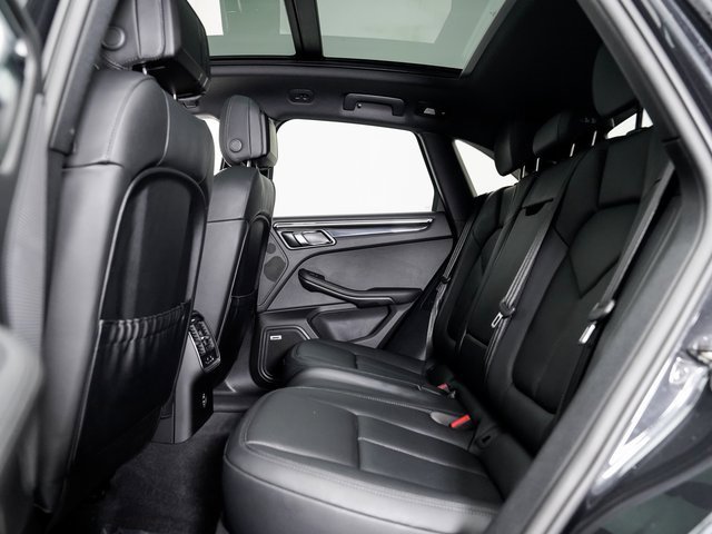 Certified 2025 Porsche Macan image 24