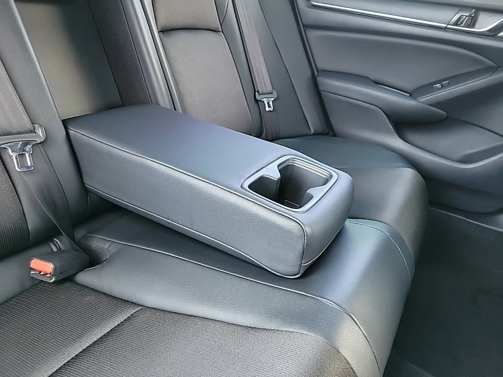 Used 2018 Honda Accord Sport image 13