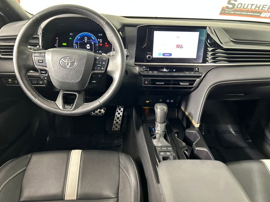 Used 2025 Toyota Camry SE image 19
