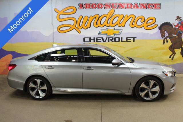 Used 2018 Honda Accord Touring image 1