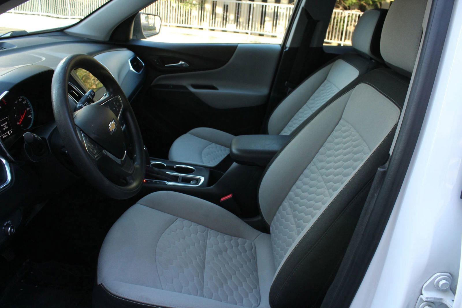 Used 2019 Chevrolet Equinox LS w/ LS Convenience Package AWD/4WD image 9