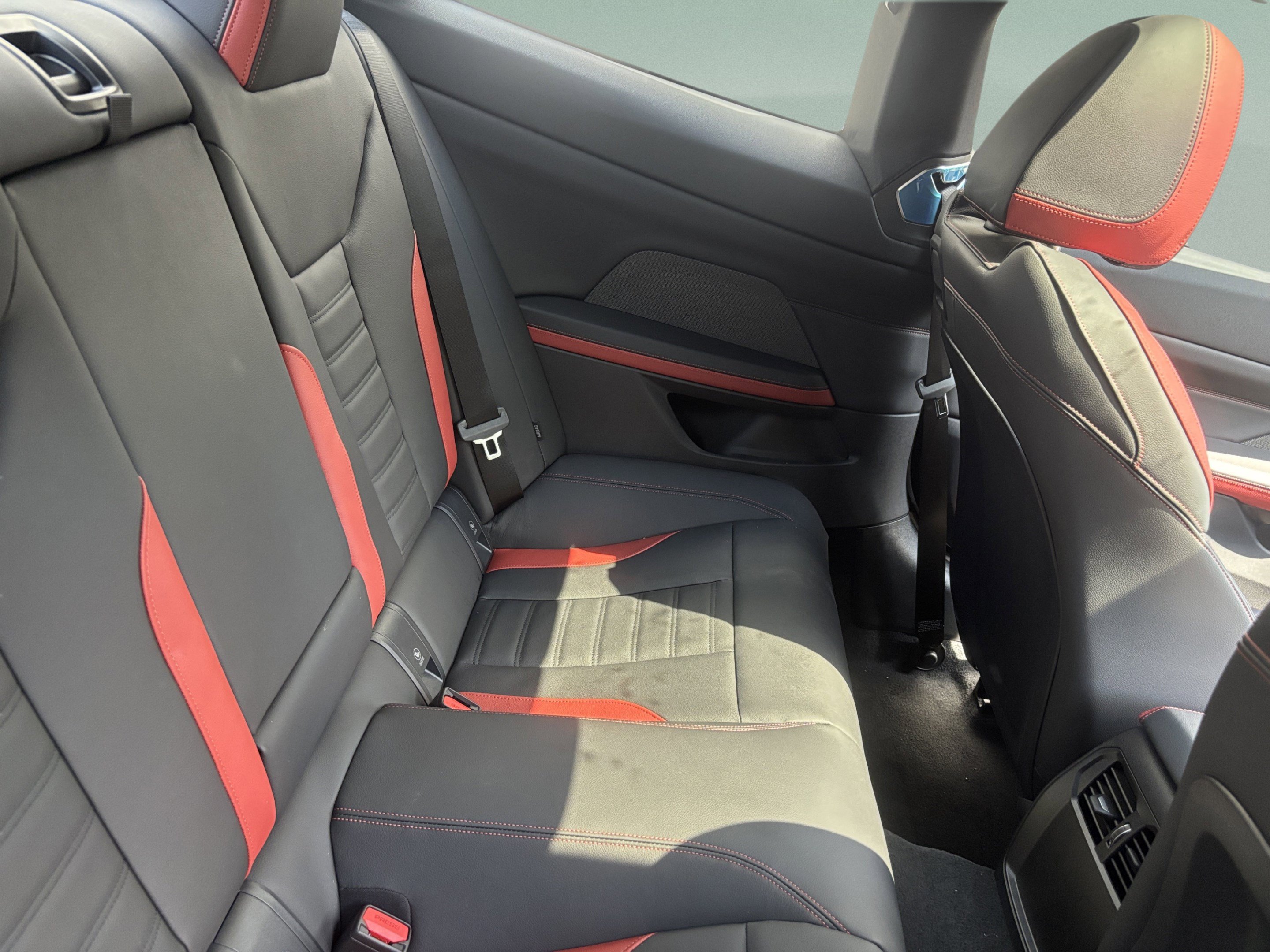 Used 2026 BMW 430i Coupe w/ M Sport Package RWD image 11