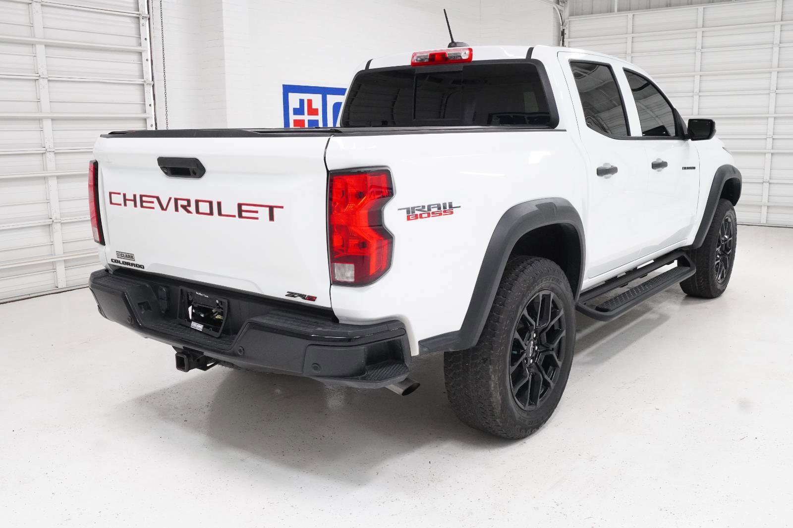 Used 2023 Chevrolet Colorado Trail Boss w/ LPO, Dark Essentials Package AWD/4WD image 5