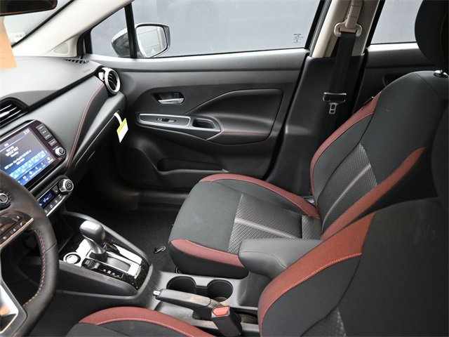 New 2025 Nissan Versa SR w/ Trunk Package image 18