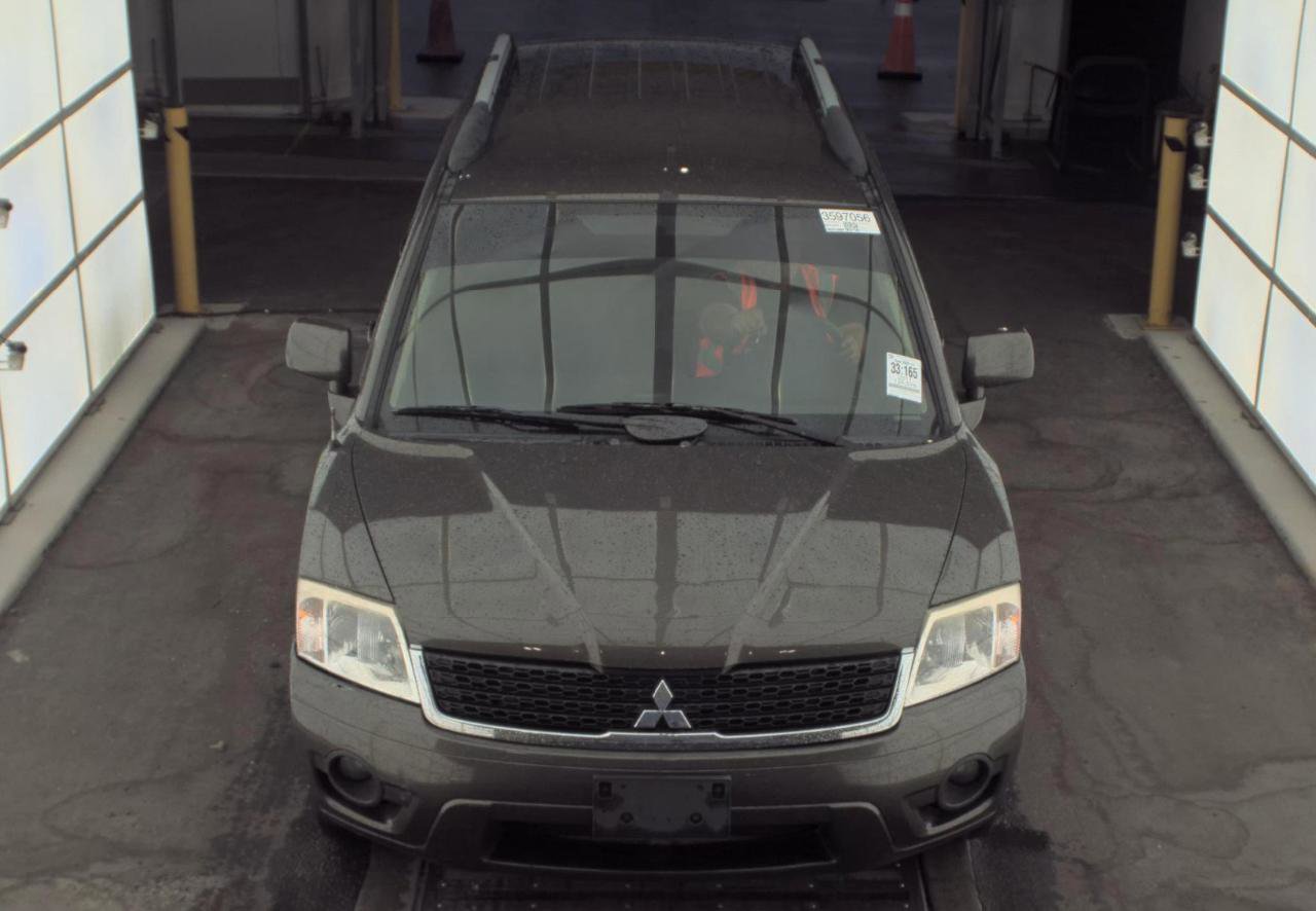 Used 2011 Mitsubishi Endeavor LS image 2
