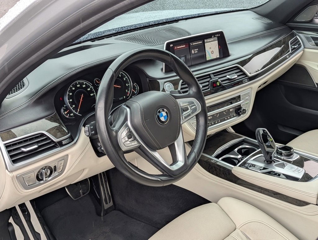 Used 2019 BMW 740i w/ Executive Package image 13