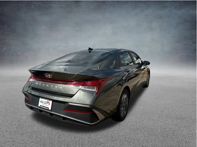 Used 2024 Hyundai Elantra SEL FWD image 10