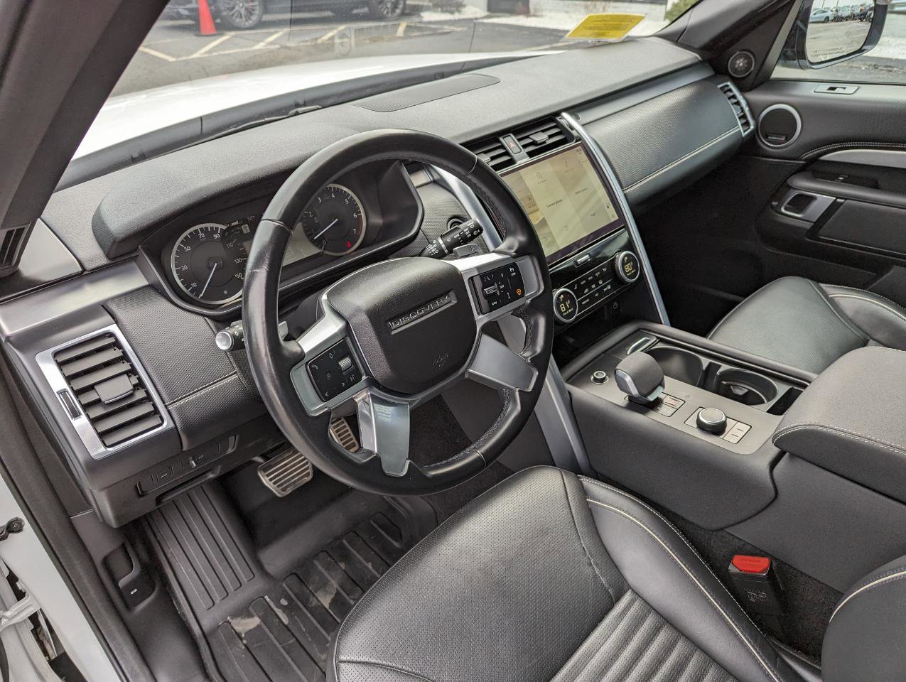 Used 2023 Land Rover Discovery S R-Dynamic image 12