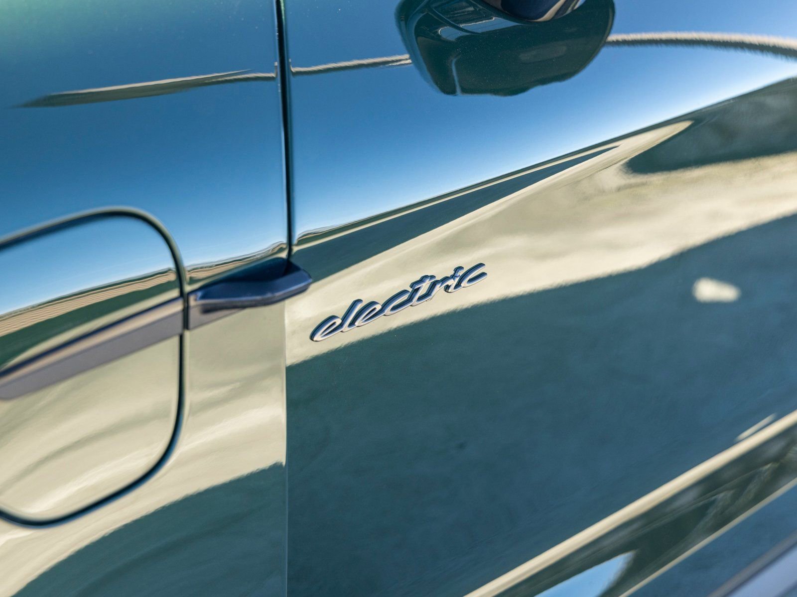 New 2026 Porsche Taycan Turbo AWD/4WD image 18