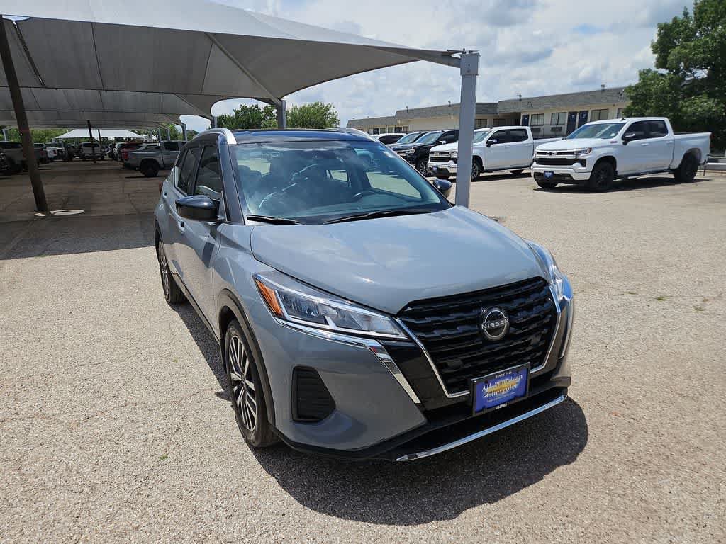 Used 2023 Nissan Kicks SV FWD image 2