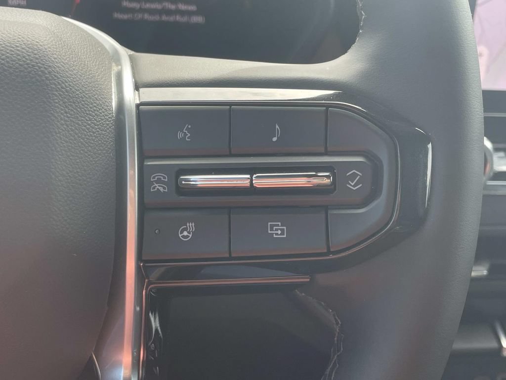 Used 2025 Chevrolet Colorado Trail Boss AWD/4WD image 28