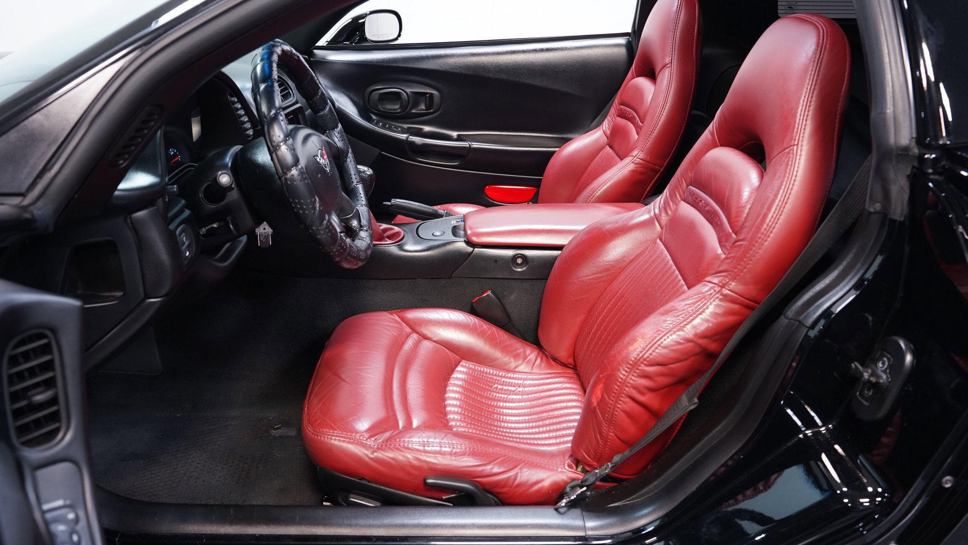 Used 2000 Chevrolet Corvette Coupe image 30