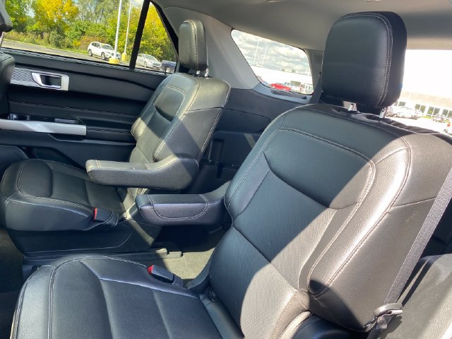 Used 2023 Ford Explorer Limited AWD/4WD image 21