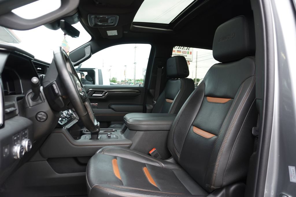 Used 2024 GMC Sierra 1500 AT4 w/ Technology Package AWD/4WD image 2