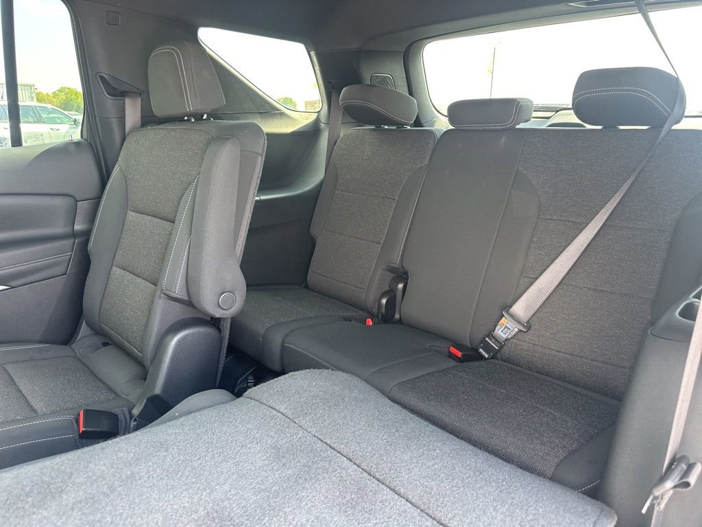 Used 2025 Chevrolet Traverse LT w/ Midnight/Sport Edition image 23