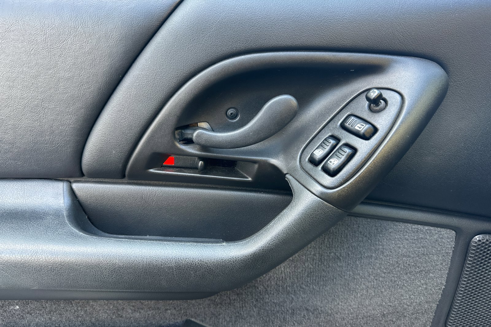Used 2002 Chevrolet Camaro Z28 w/ SS Performance/Appearance Pkg image 11
