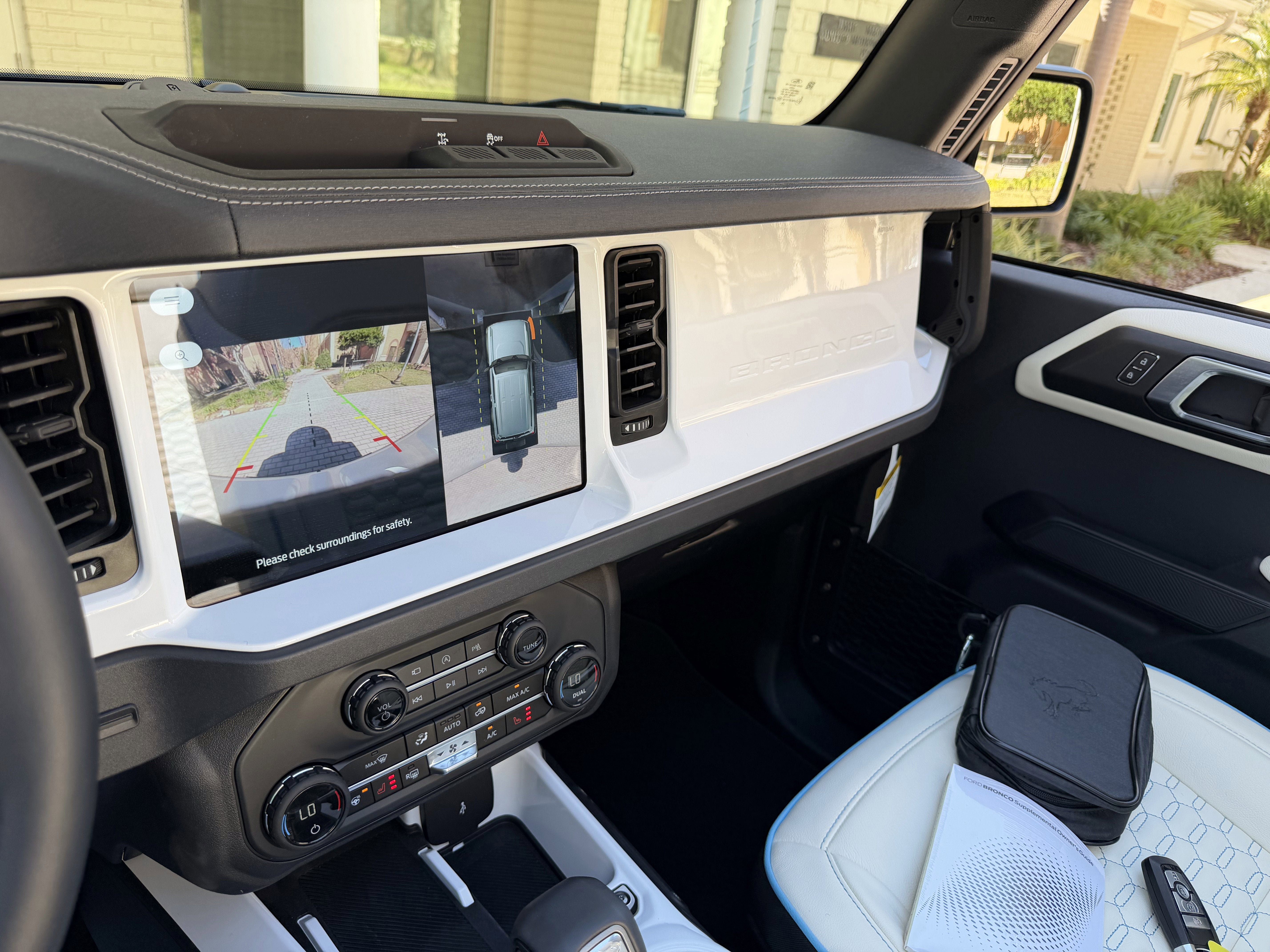 Used 2025 Ford Bronco Outer Banks AWD/4WD image 35