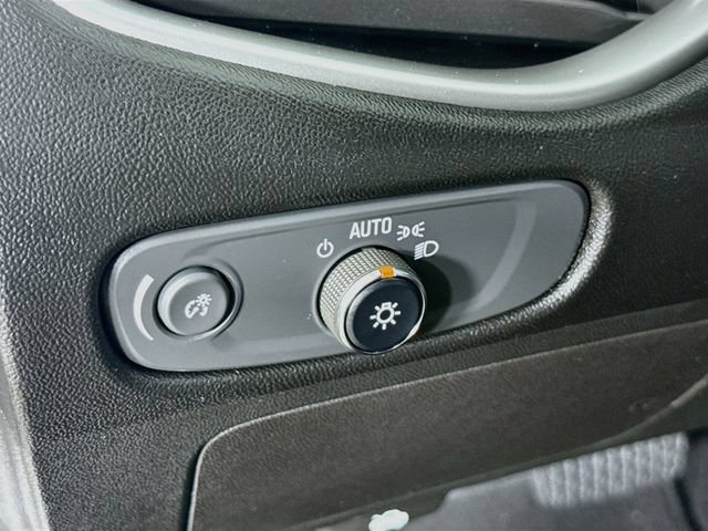Used 2022 Chevrolet Malibu LT w/ Leather Package FWD image 16