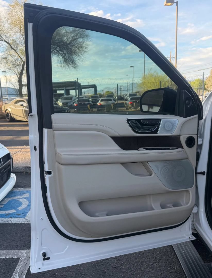 Used 2019 Lincoln Navigator Reserve AWD/4WD image 37