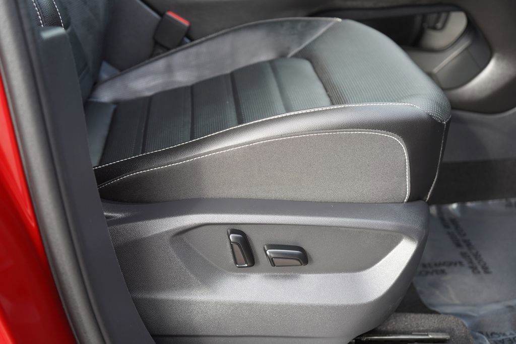 Used 2025 Volkswagen Atlas Cross Sport SEL R-Line image 21