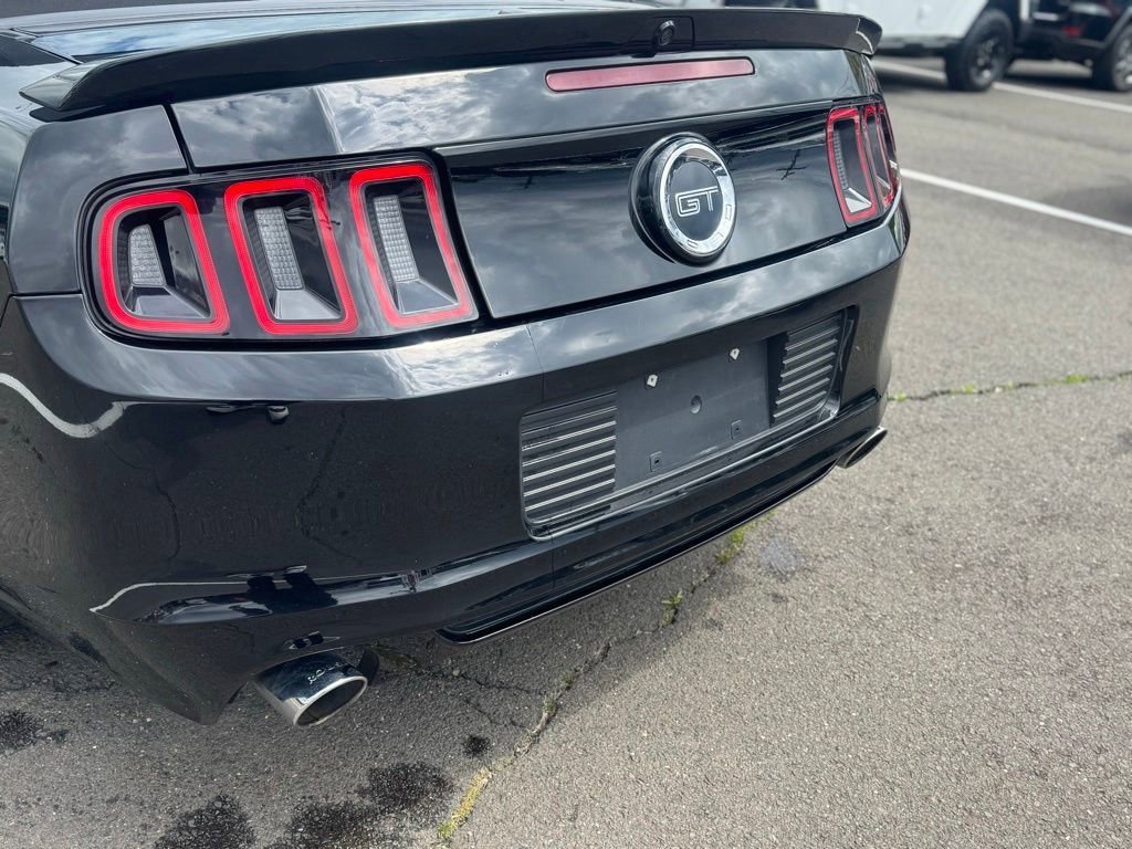Used 2013 Ford Mustang GT Premium w/ Electronics Pkg RWD image 16