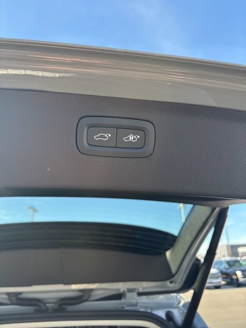 New 2026 Volvo XC90 T8 Plus w/ Protection Package Premier AWD/4WD image 40