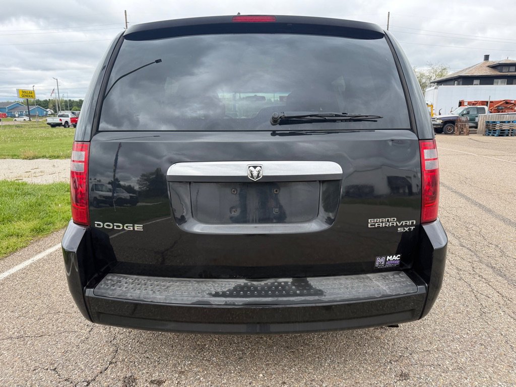 Used 2010 Dodge Grand Caravan SXT FWD image 14