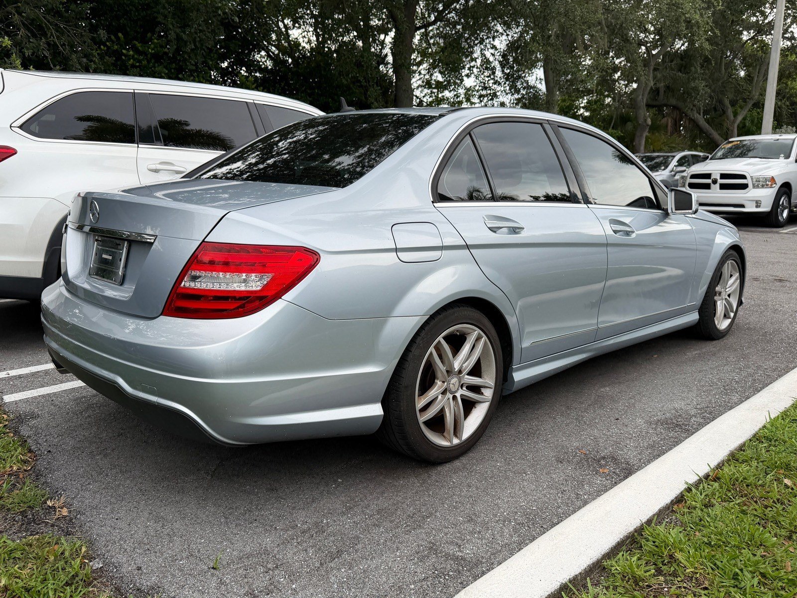 Used 2014 Mercedes-Benz C 250 Sedan image 6