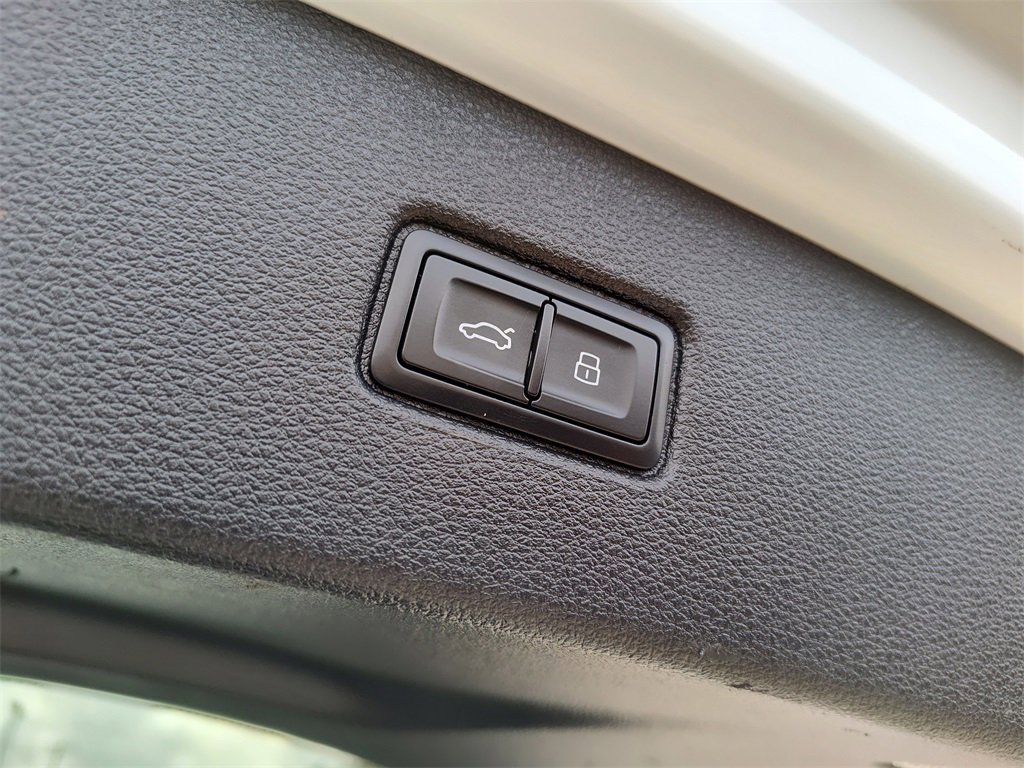 Certified 2025 Audi Q7 2.0T Premium image 10