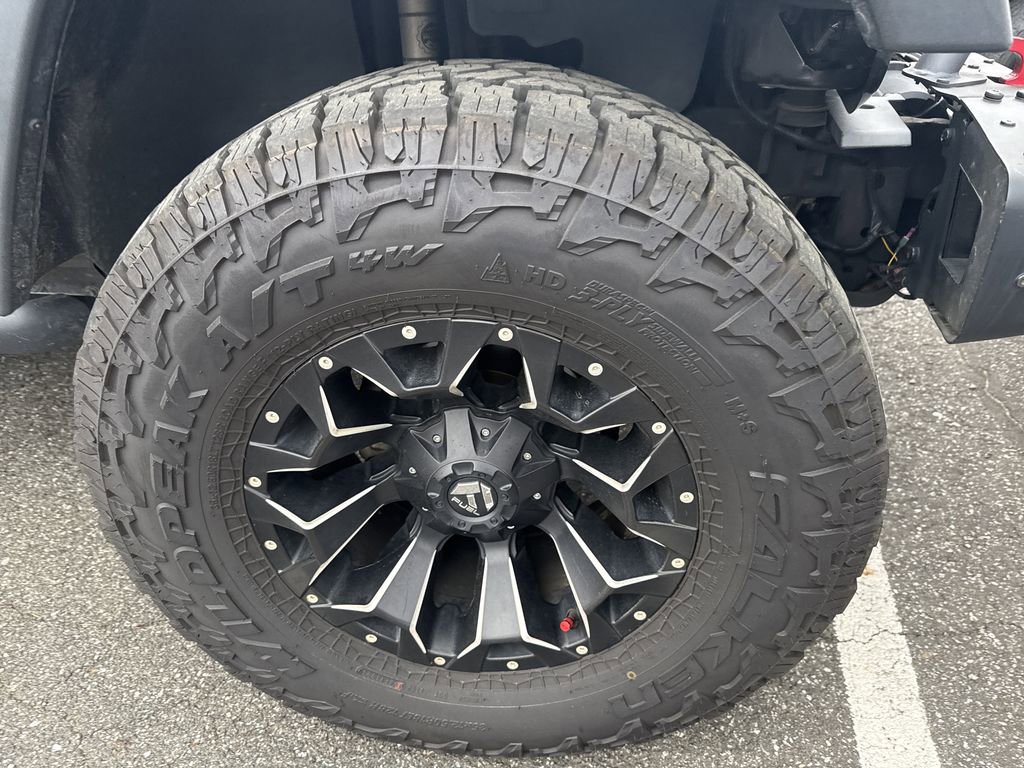 Used 2016 Jeep Wrangler Unlimited Rubicon image 2