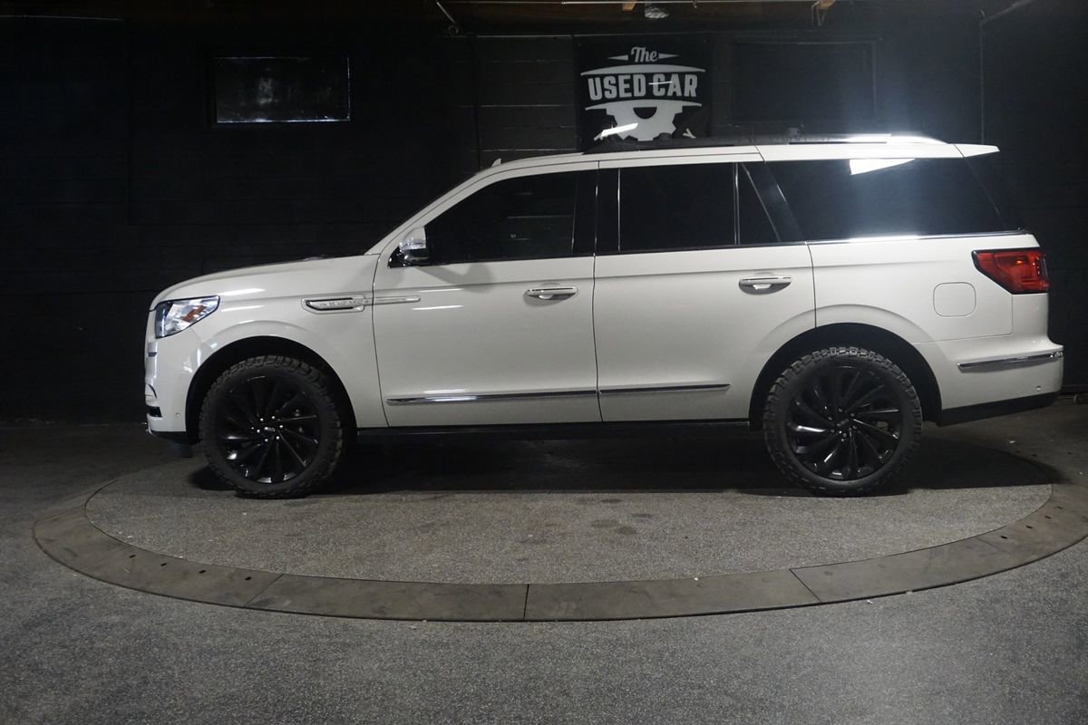 Used 2021 Lincoln Navigator Reserve image 2