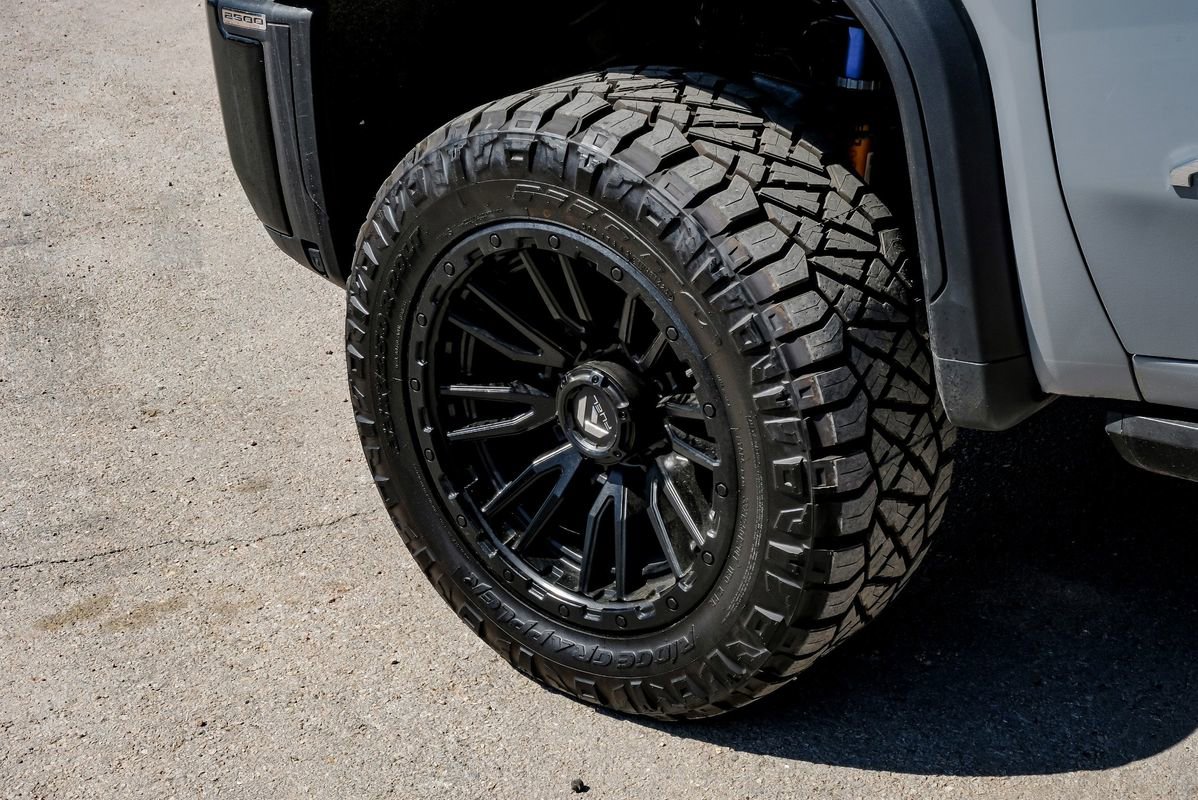 Used 2024 GMC Sierra 2500 AT4X image 63