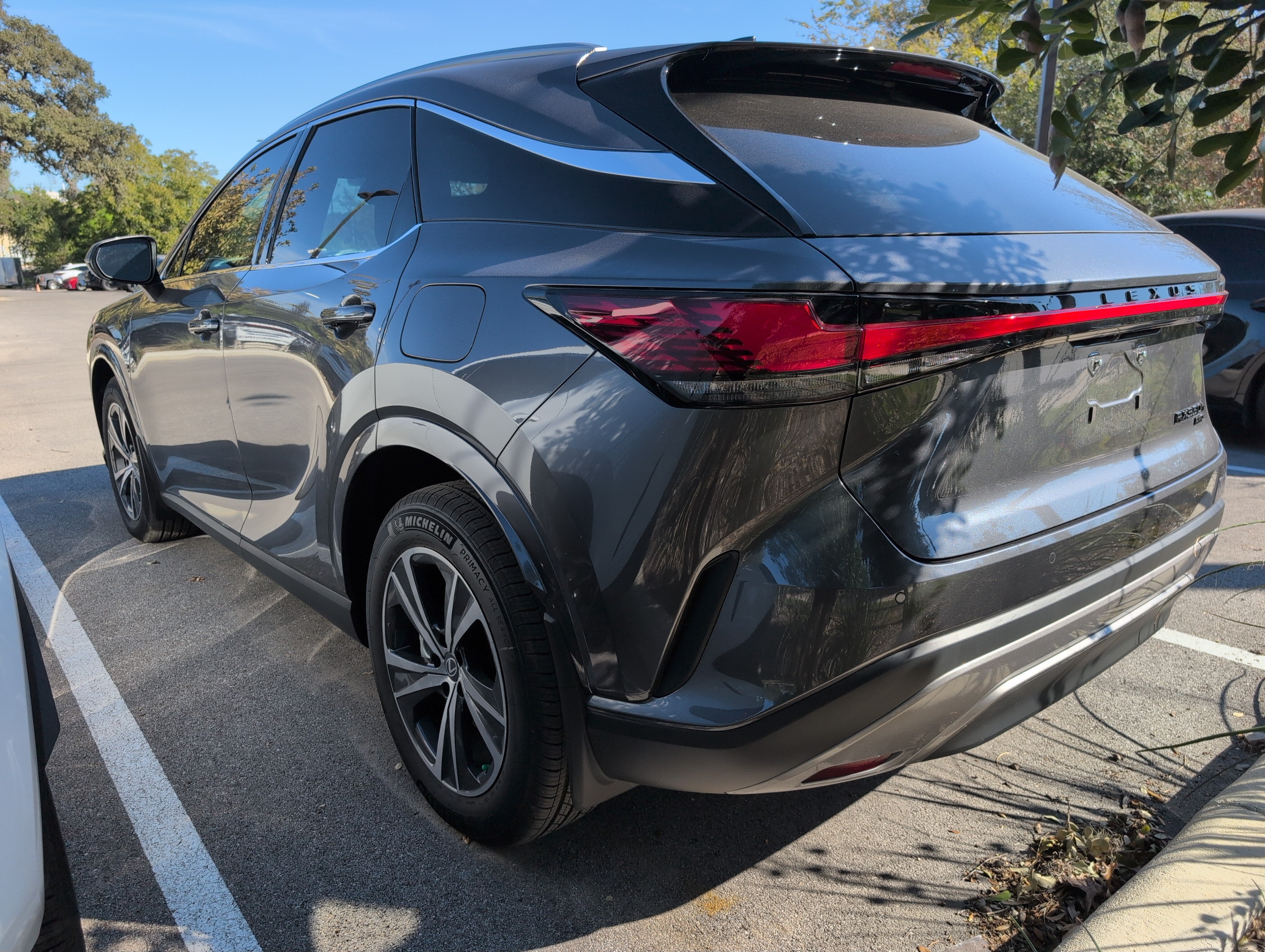 Used 2026 Lexus RX 350h w/ Convenience Package AWD/4WD image 4