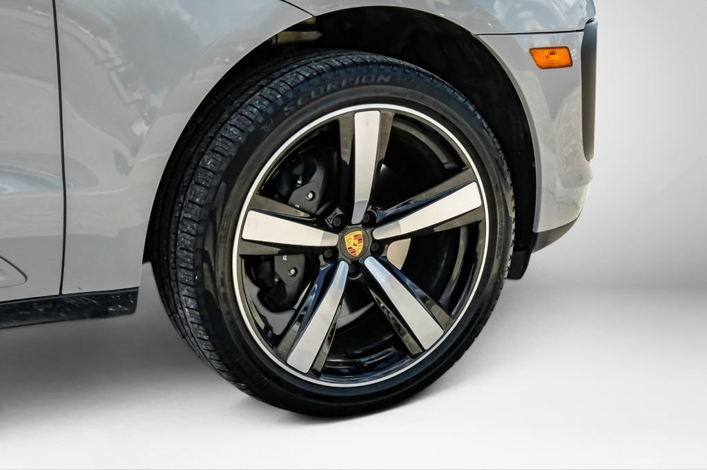 Used 2024 Porsche Macan AWD/4WD image 55