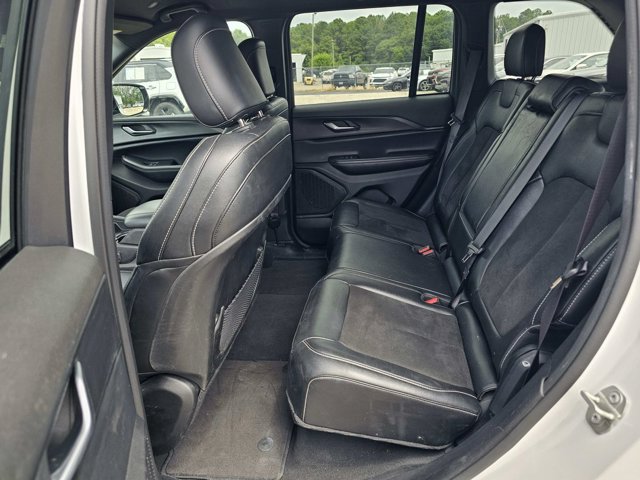 Used 2024 Jeep Grand Cherokee Altitude AWD/4WD image 30