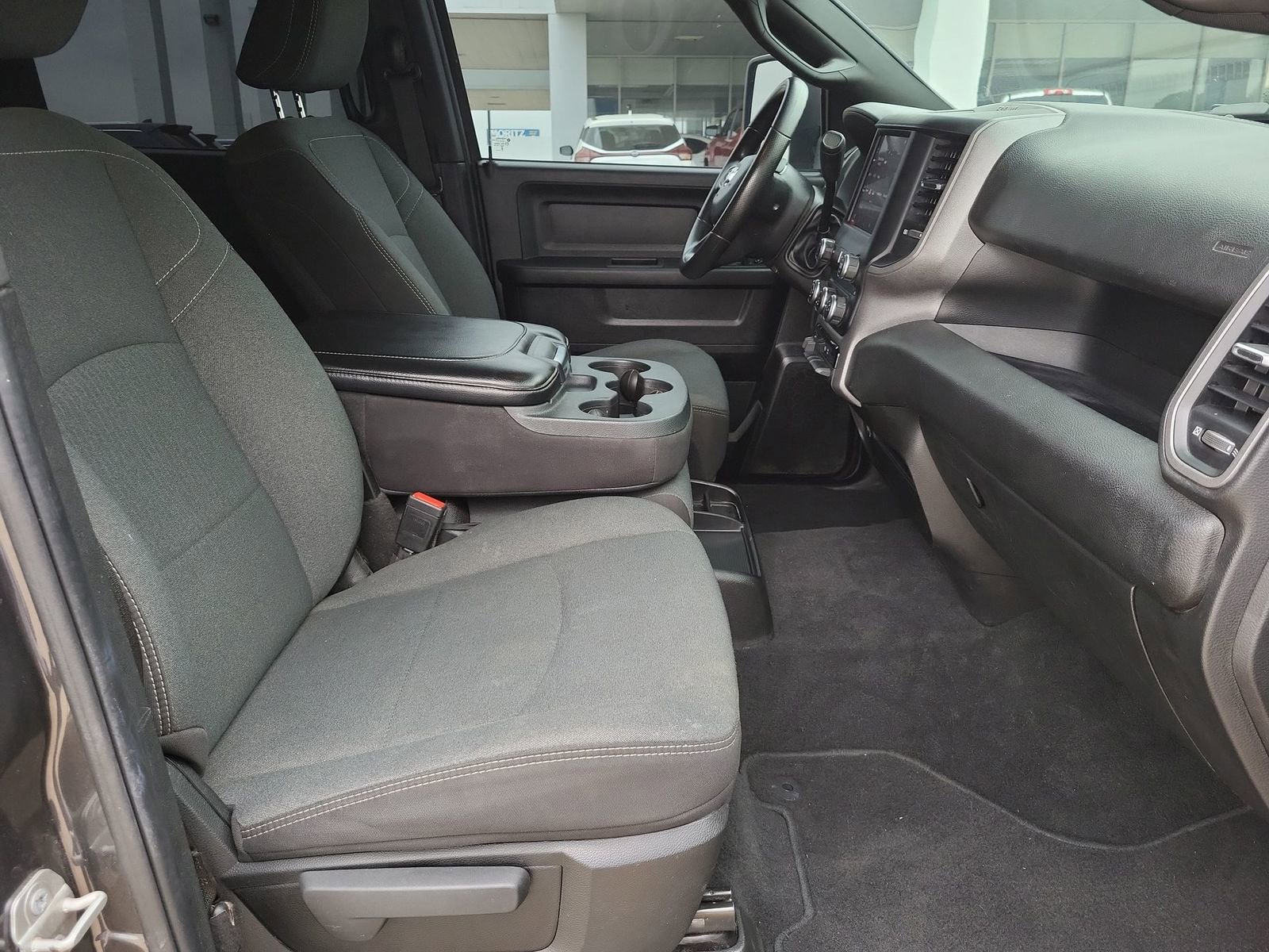 Used 2024 RAM 2500 Tradesman w/ Chrome Appearance Group image 25