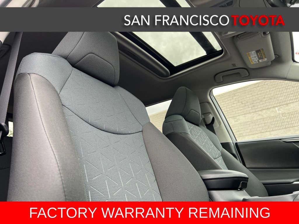 Used 2025 Toyota RAV4 XLE AWD/4WD image 21